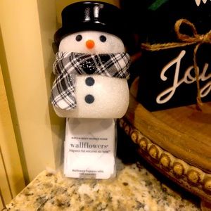 Bath and Body Works snowman wallflower new with tags